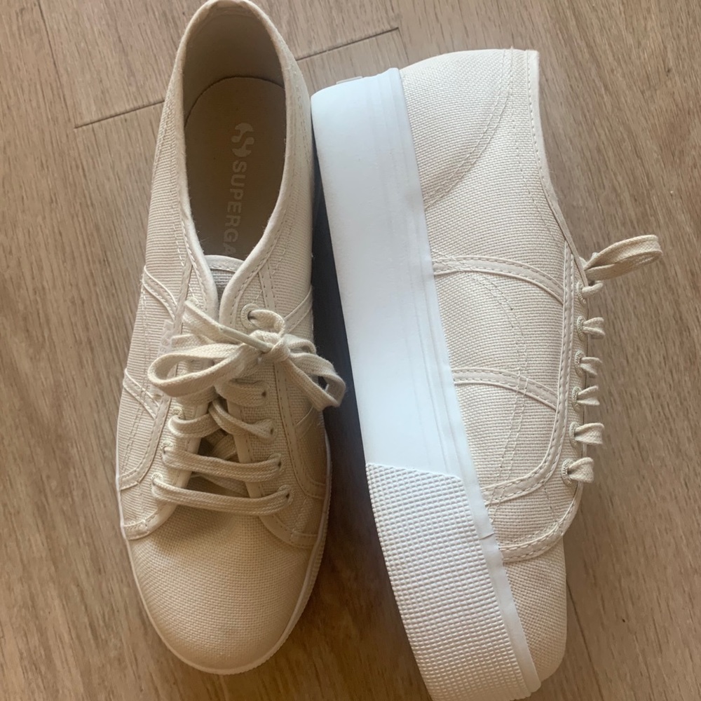 NEVER WORN *cafe* SUPERGA PLATFORM SNEAKERS